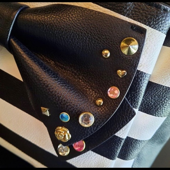 Betsey Johnson Crossbody Bag - Picture 8 of 12